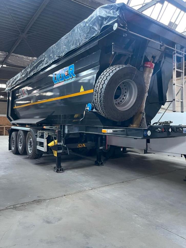 Benne basculante HARDOX à 3 essieux, Articles professionnels, Machines & Construction | Transport, Enlèvement