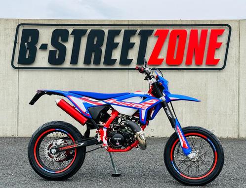 JOUW ZOMER, JOUW DEAL! BETA Blue version + GRATIS Crosshelm, Fietsen en Brommers, Brommers | Crossbrommers, Nieuw, Ophalen