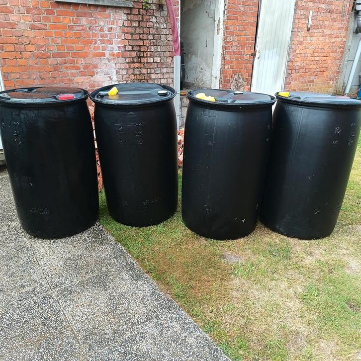 kunststoffen vaten 220l. Anti-algen, Tuin en Terras, Regentonnen, Zo goed als nieuw, Ophalen