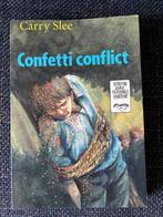 Carry Slee : confetti conflict ( paperback ), Boeken, Kinderboeken | Jeugd | onder 10 jaar, Ophalen of Verzenden, Zo goed als nieuw