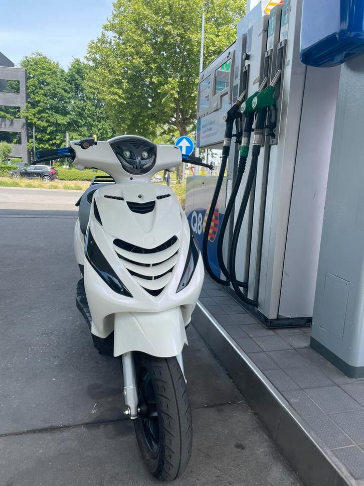Piaggio Zip 2t b klasse, Fietsen en Brommers, Scooters | Piaggio, Zo goed als nieuw, Zip, Klasse B (45 km/u), Tweetakt, Ophalen