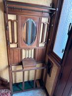 Antieke vestiairekast, Enlèvement