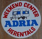 Vintage sticker Adria Caravan Weekend Center Herentals retro, Comme neuf, Voiture ou Moto, Enlèvement ou Envoi