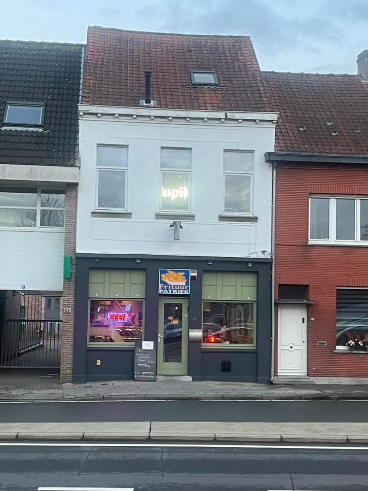 Handelspand (frituur) met woonst, Zakelijke goederen, Bedrijfs Onroerend goed, Koop