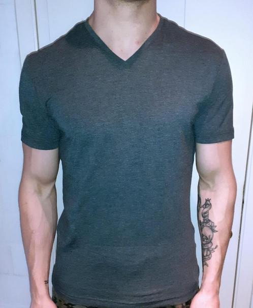 T-shirt heren set van 2 kleur grijs H&m v-neck slim fit M, Vêtements | Hommes, T-shirts, Neuf, Taille 46 (S) ou plus petite, Gris