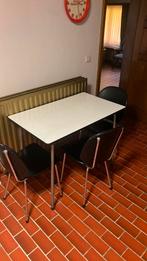 Kleine tafel met 3 stoelen, Huis en Inrichting, Tafels | Eettafels, Ophalen, Gebruikt, 100 tot 150 cm, 50 tot 100 cm