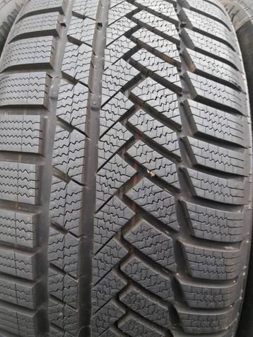 Pneus hiver continental 225/45 r18 95V comme neuf disponible aux enchères