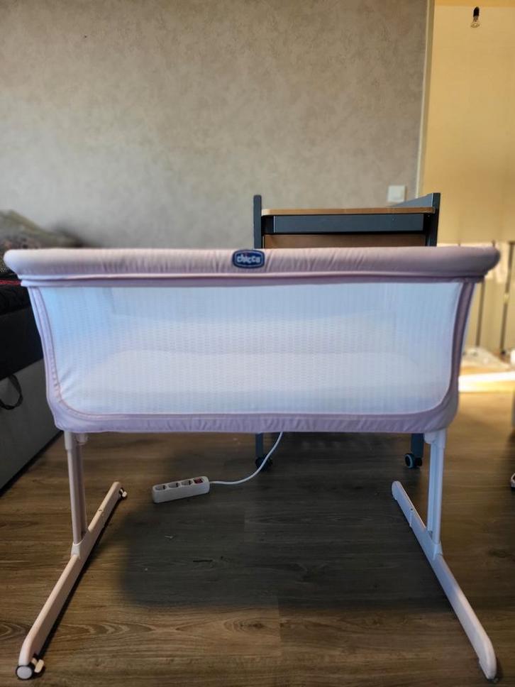 Chicco Next2Me Co-sleeper – Roze – Inclusief bevestigingsrie, Kinderen en Baby's, Badjes en Verzorging, Ophalen