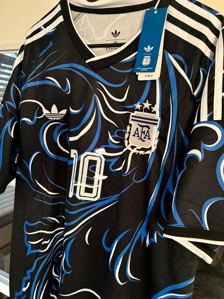 Maillot extérieur de l'Argentine 2026 - Lionel Messi, Sports & Fitness, Football, Neuf, Maillot, Envoi