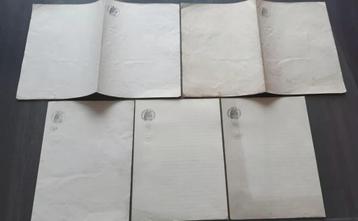 Antieke postzegels+belastingfacturen+verguld papier+lot beschikbaar voor biedingen