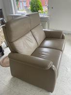 relax zetel 2 zit leder greige kleur, Huis en Inrichting, Ophalen, Tweepersoons, Zo goed als nieuw, Rechte bank