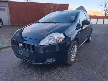 FIAT PUNTO 1.2 BENZINE 74DKM EURO 5 / AIRCO / GEKEURD / beschikbaar voor biedingen