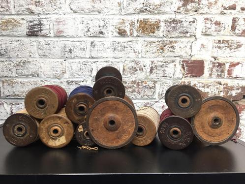 bobijnen bobines textiles filature spoelen nog 7 stuks, Antiquités & Art, Antiquités | Outils & Instruments, Enlèvement ou Envoi
