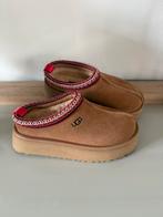 Uggs pantoffel, Handtassen en Accessoires, Ophalen of Verzenden, Zo goed als nieuw