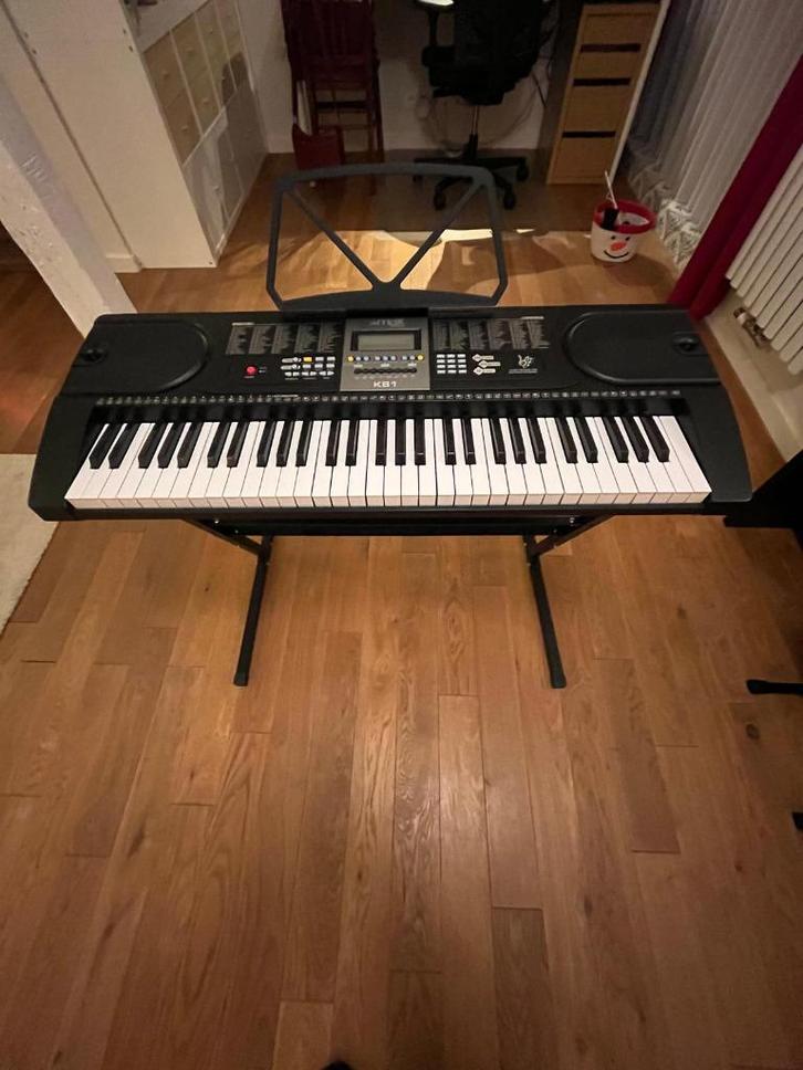 Max KB1 Keyboard(61) standaard + originele doos–In topstaat!, Muziek en Instrumenten, Keyboards, Zo goed als nieuw, 61 toetsen