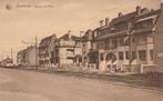 Ansichtkaart van een tram in Westende, Verzenden, Ongelopen, West-Vlaanderen