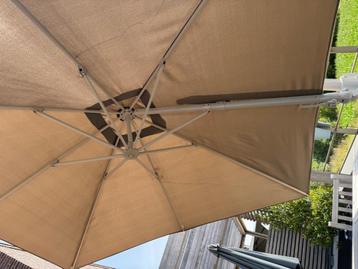 PARASOLS-TERRASSTOELEN-tuintafel-eik met 6 stoelen  enz.... beschikbaar voor biedingen