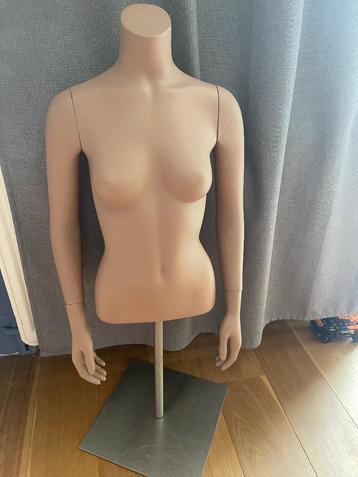 Mannequin buste femme sur pied, Enlèvement, Utilisé, Mannequin