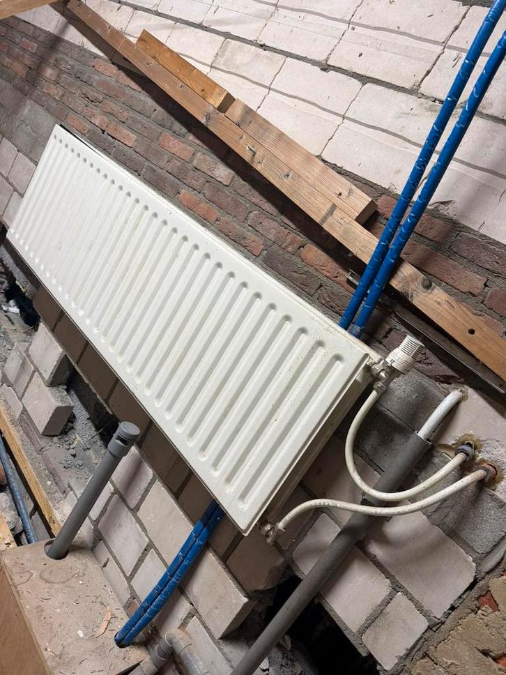 Radiator met thermostaatkraan – goede staat, Bricolage & Construction, Chauffage & Radiateurs, Comme neuf, Radiateur, Enlèvement