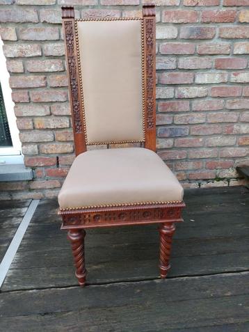 6 antieke stoelen met lederen bekleding  beschikbaar voor biedingen