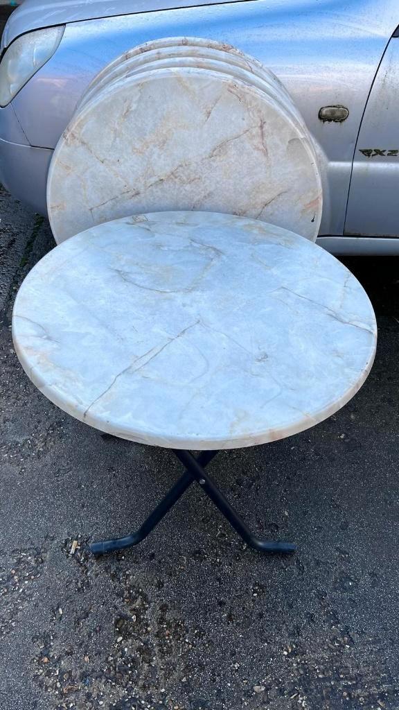 Ronde tafels met marmer-look blad – meerdere stuks, Tuin en Terras, Tuintafels, Gebruikt, Rond, Overige materialen, Ophalen