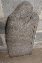 Statue féminine en granit, Comme neuf, Pierre, Enlèvement