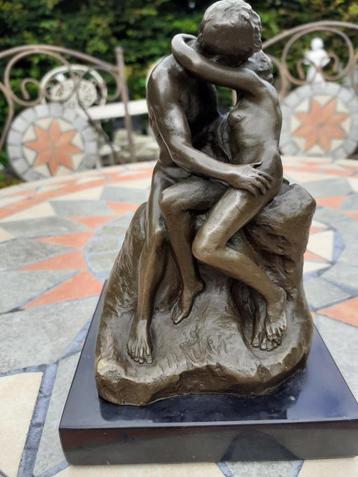 LE BAISER DE RODIN EN BRONZE SIGNE SUR SOCLE EN MARBRE 