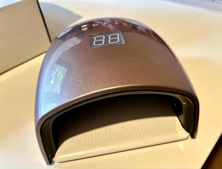 UV/LED-lamp So Guilty, Handtassen en Accessoires, Uiterlijk | Lichaamsverzorging, Zo goed als nieuw, Overige typen, Ophalen of Verzenden
