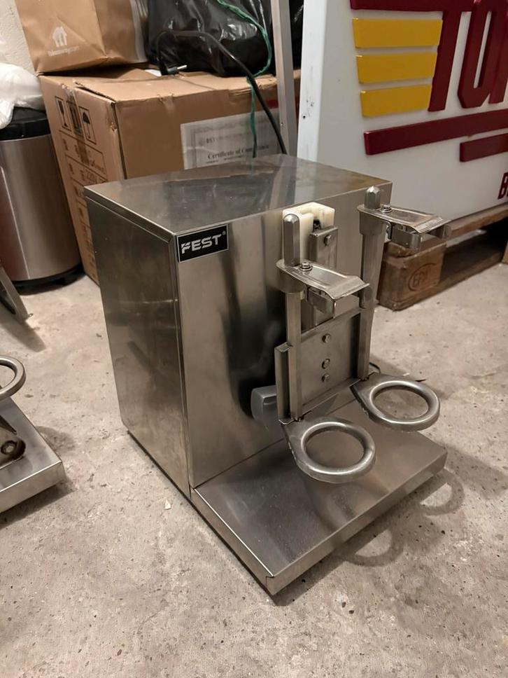 Heel goeie staat bubble tea shaker top conditie, Articles professionnels, Horeca | Équipement de cuisine, Enlèvement