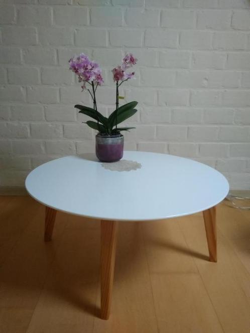 Hippe salontafel zweedse stijl -, Huis en Inrichting, Tafels | Salontafels, Ophalen