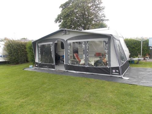 Fendt Tendenza 465 SFB, Caravans en Kamperen, Caravans, Particulier, tot en met 4, 1000 - 1250 kg, Rondzit, Fendt, Vast bed, 4 tot 5 meter