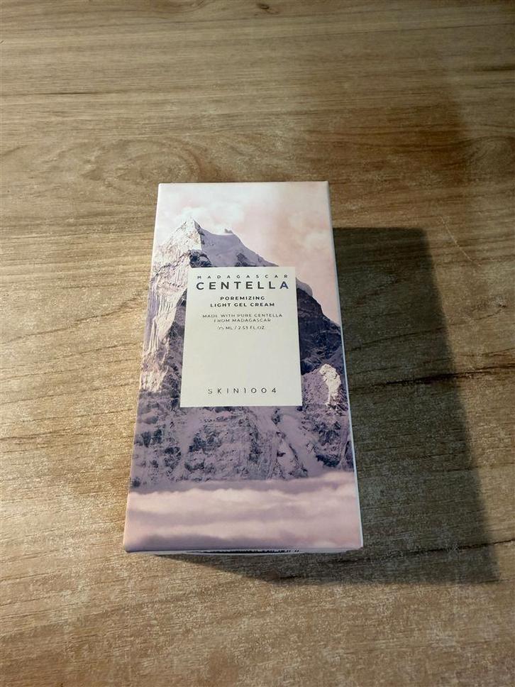 skin1004 - Madagascar Centella Poremizing Light Gel Cream -, Handtassen en Accessoires, Uiterlijk | Gezichtsverzorging, Nieuw