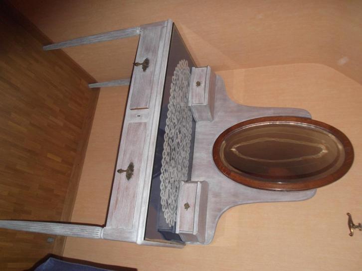 nacht-en hangkastje retro + eiken toilettafel (gebeitst wit), Huis en Inrichting, Slaapkamer | Nachtkastjes, Zo goed als nieuw