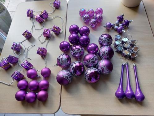 Boules de Noël mauves, Diversen, Kerst, Zo goed als nieuw, Ophalen