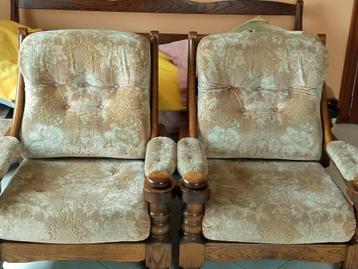 2 fauteuils en chêne rustique achat vintage (achat 06/1978) disponible aux enchères