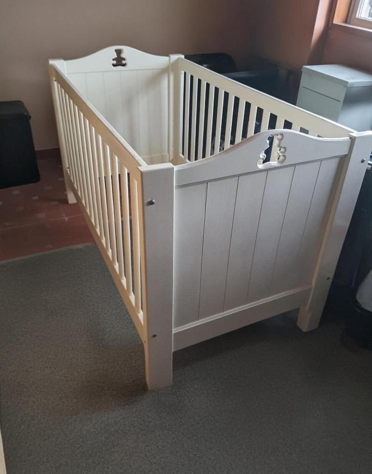 Kinderbedje met matras, Kinderen en Baby's, Kinderkamer | Bedden, Gebruikt, Minder dan 140 cm, Minder dan 70 cm, Matras, Ophalen