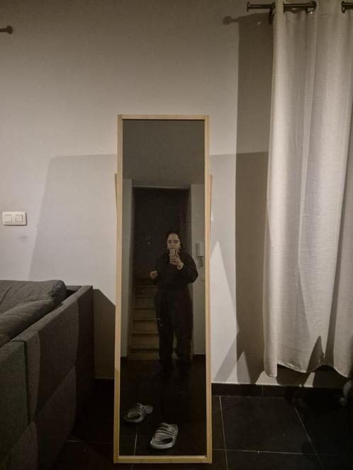 Grote rechthoekige spiegel — licht houten frame, Diversen, Overige Diversen, Gebruikt, Ophalen