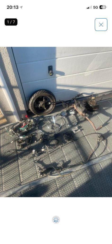 Lot de pièces Baotian Classico, Vélos & Vélomoteurs, Pièces de cyclomoteur | Général, Bloc, Envoi