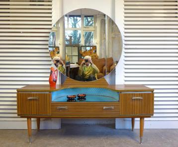 Prachtig retro vintage kaptafel kast met ronde spiegel beschikbaar voor biedingen
