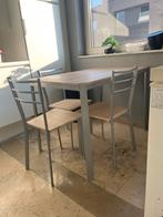 Keukentafel + 3 bijpassende stoelen!, Huis en Inrichting, Tafels | Statafels, Ophalen, Zo goed als nieuw