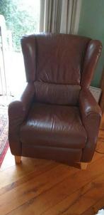 Lederen oorfauteuil, licht beuken pootjes, Huis en Inrichting, Ophalen, Gebruikt, Oorfauteuil, 50 tot 75 cm