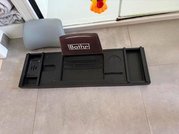 Badrekje voor snacks, drankje en scherm beschikbaar voor biedingen