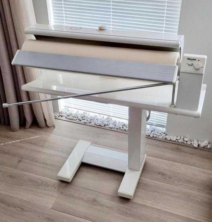 Miele Strijkmachine Mangel Strijkrol SToomfunctie, Elektronische apparatuur, Wasmachines, Ophalen