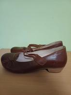 Comfortabele bruine retro pumps met lage hak BRAKO maat 39, Ophalen of Verzenden, Zo goed als nieuw, Pumps
