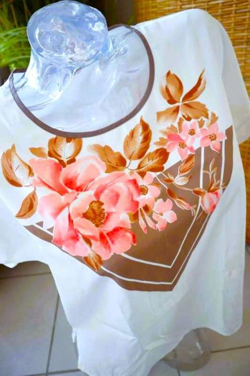 leuk bloem blouse T-shirt, Kleding | Dames, T-shirts, Zo goed als nieuw, Maat 38/40 (M), Korte mouw, Ophalen of Verzenden