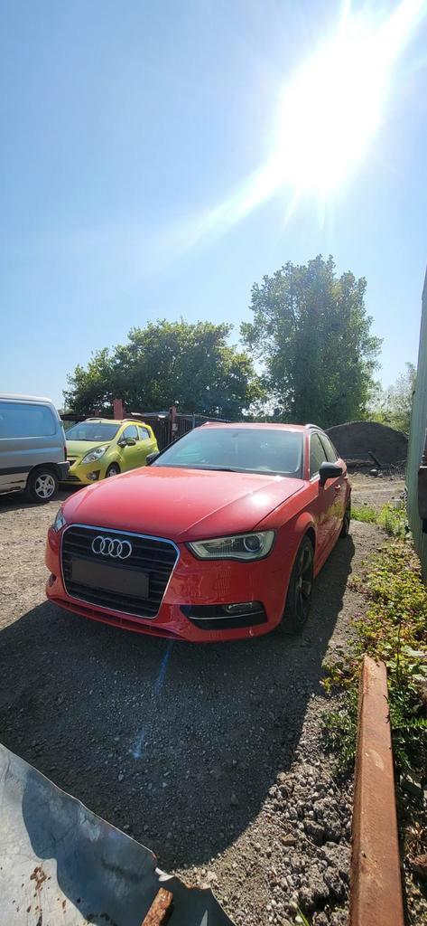 AUDI A3 SPORTBACK 1600TDI  s-line FACELIFT [ACCIDENTÉE], Auto's, Citroën, Bedrijf, Berlingo, Metaalkleur, Radio, Diesel, Euro 5