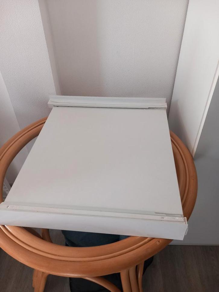Dit is plaat voor onder wasmachines, Elektronische apparatuur, Overige elektronische apparatuur, Zo goed als nieuw, Ophalen
