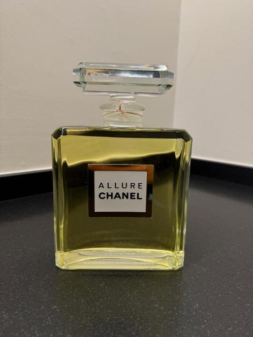 CHANEL "Allure" Display factice 22cm, Verzamelen, Parfumverzamelingen, Zo goed als nieuw, Gevuld, Ophalen