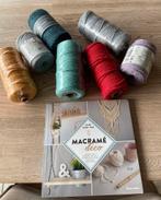 Lot Macramé déco livre + 7 pelotes, Hobby & Loisirs créatifs, Tricot & Crochet, Comme neuf