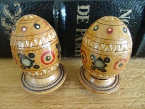 Set houten handmade pysanky pisanki eieren, met houders, Antiek en Kunst, Kunst | Beelden en Houtsnijwerken, Ophalen of Verzenden